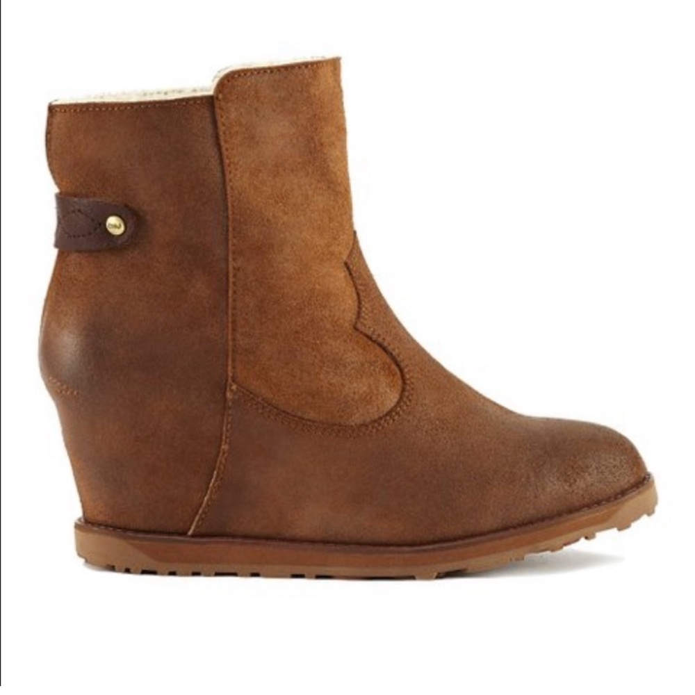 New Emu Australia Gembrook hidden wedge ankle Booties Size 7